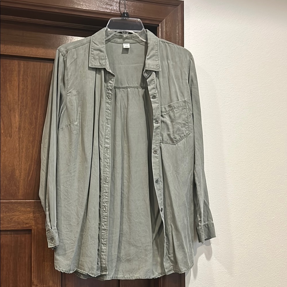 Old Navy tencil button up